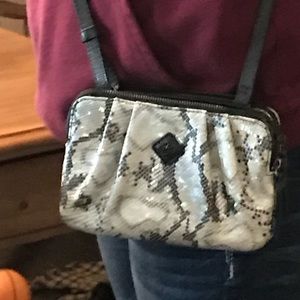 Classy, gorgeous Vera wang crossbody, never used